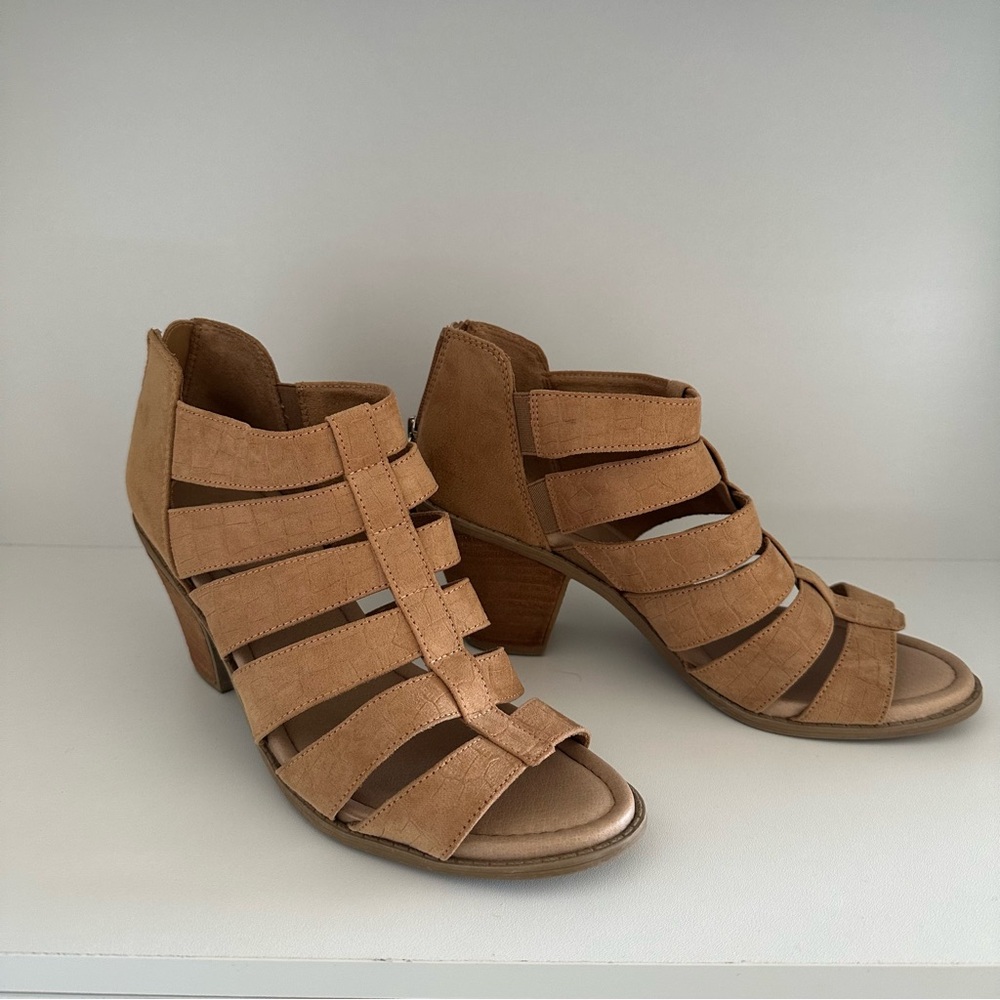 😌 Dr Scholls • 3” Ankle Bootie - Picture 3 of 8